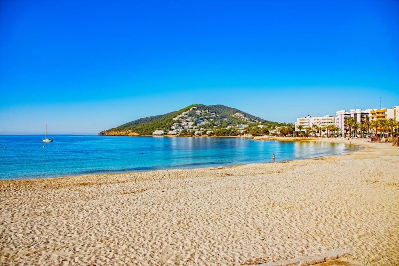Hostal Y Apartamentos Santa Eulalia Santa Eularia des Riu Eksteriør bilde