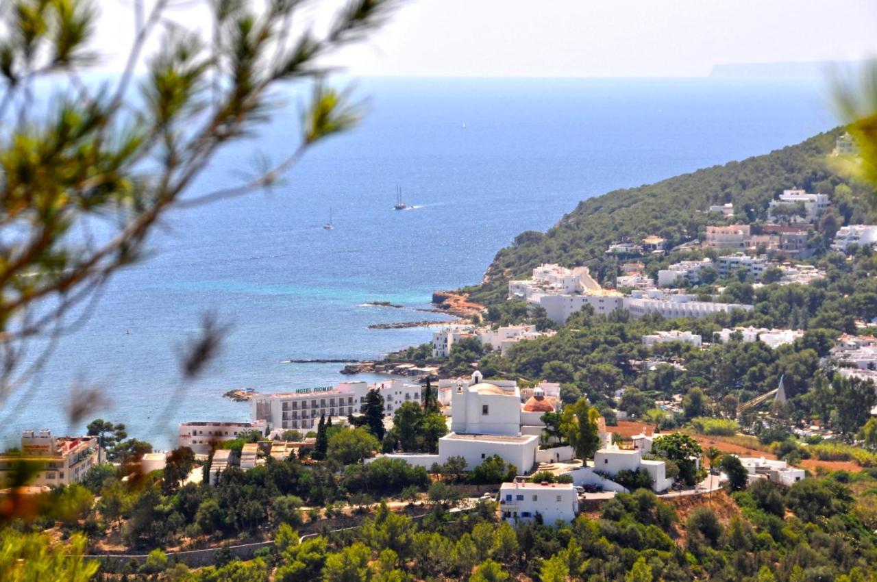 Hostal Y Apartamentos Santa Eulalia Santa Eularia des Riu Eksteriør bilde