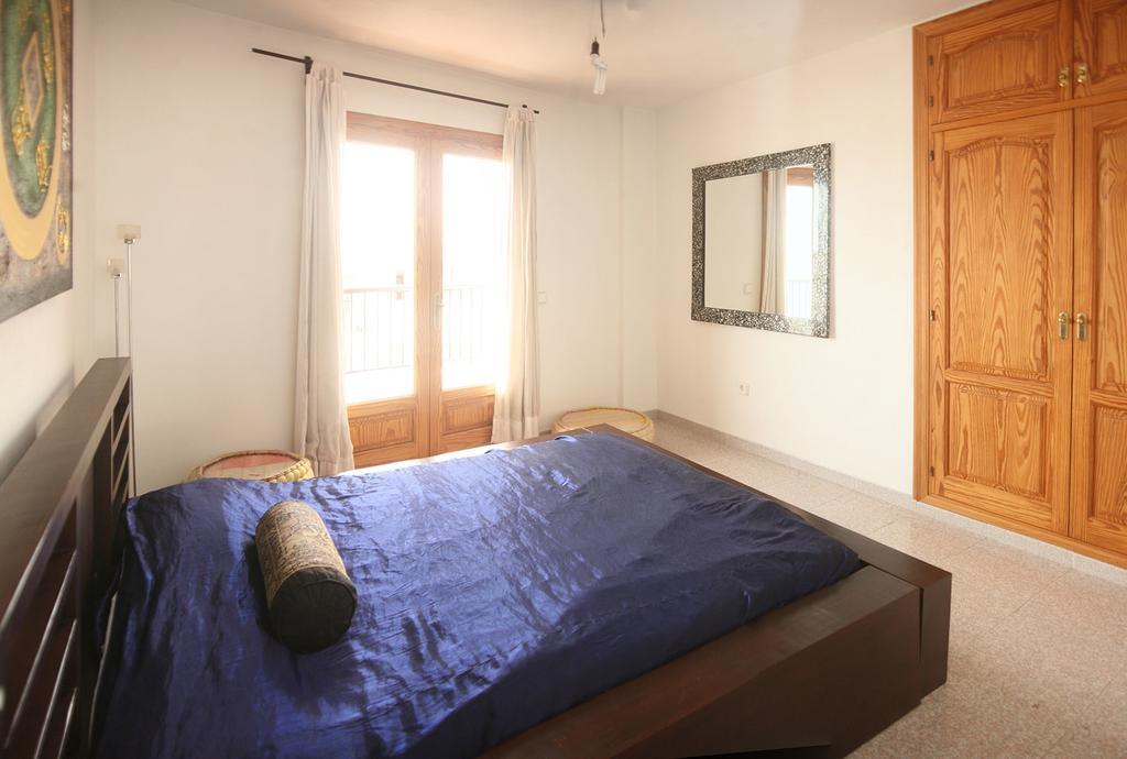 Hostal Y Apartamentos Santa Eulalia Santa Eularia des Riu Eksteriør bilde